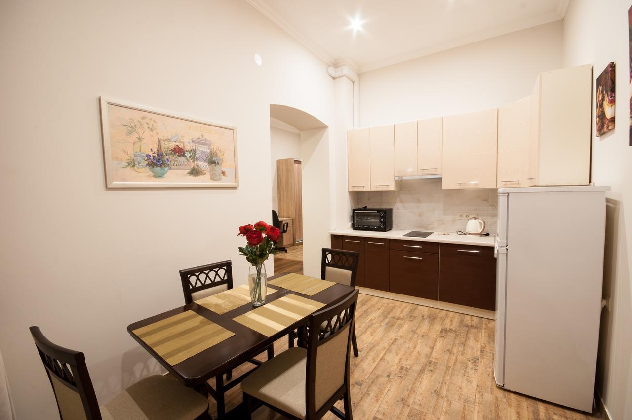 Wonderful flat on city center  Uzjhorod Exteriör bild