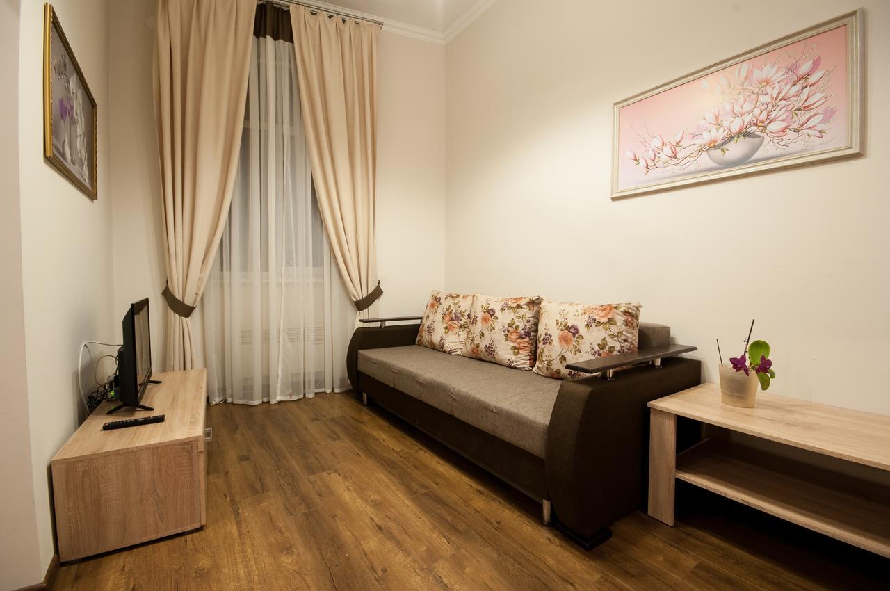 Wonderful flat on city center  Uzjhorod Exteriör bild