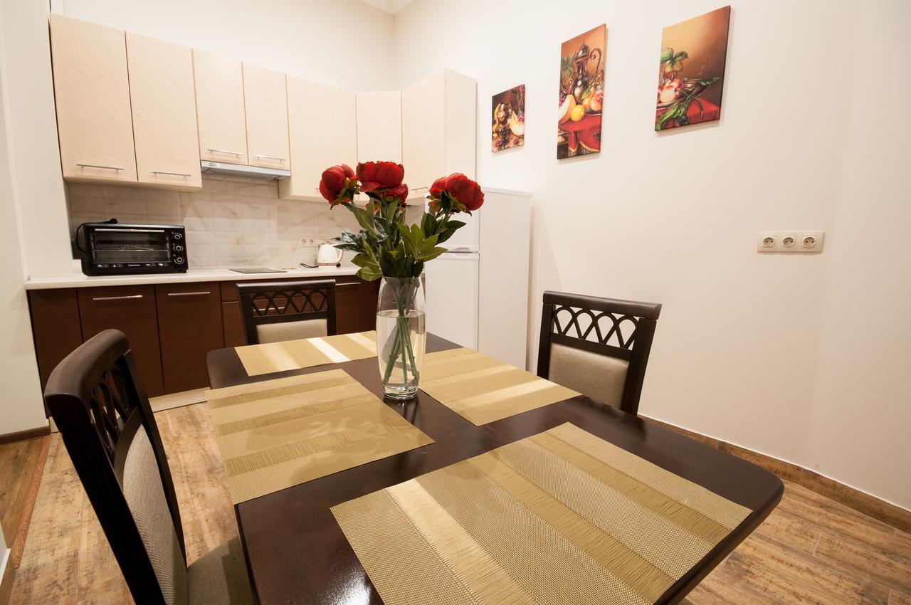 Wonderful flat on city center  Uzjhorod Exteriör bild
